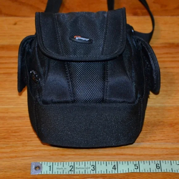 Lowepro camera case - Picture 14 of 15